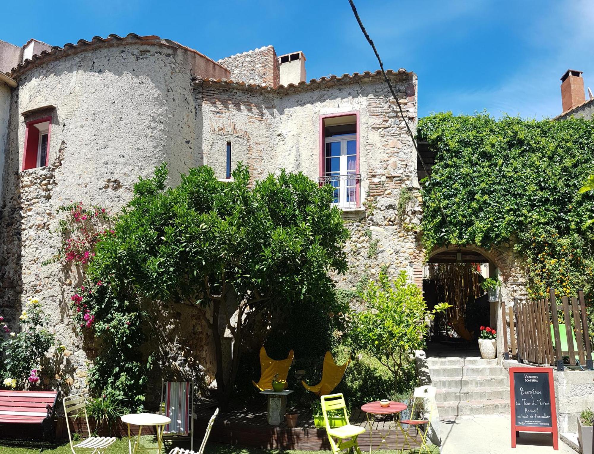 La Tour Du Terroir Bed and Breakfast Rivesaltes Exteriör bild
